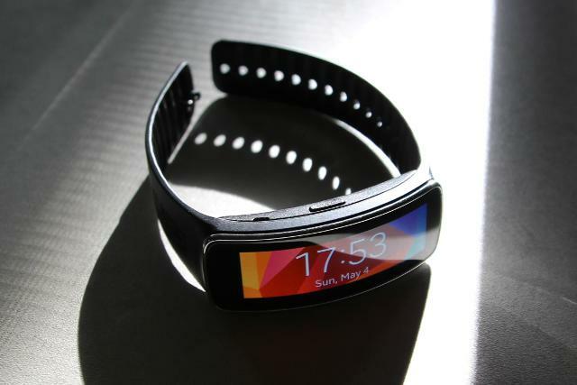 samsung gear fit dramatiskais apgaismojums