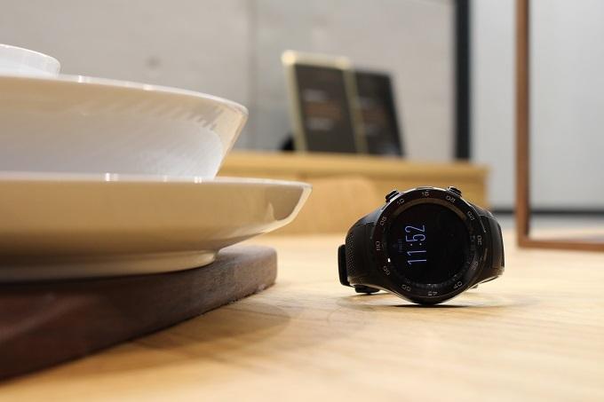 Huawei Watch 2 uzaicinātāji operētājsistēmas Android Wear 2.0 versijā (pārskats un Giveaway) Huawei Watch 2 4
