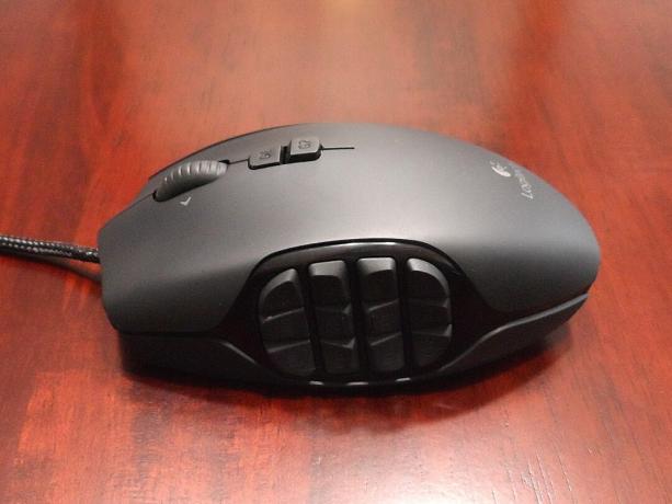 razer naga logitech g600 peles apskats