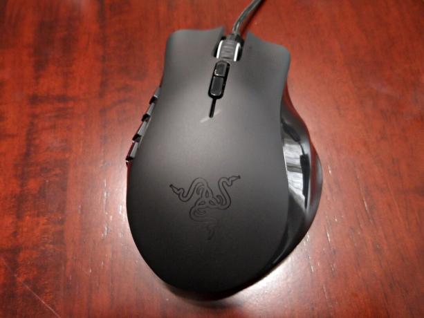 razer naga logitech g600 peles apskats