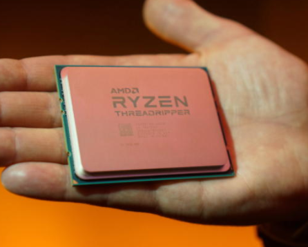 Galīgais datora ceļvedis: Viss, ko vēlējāties uzzināt, un vēl AMD Threadripper rokā