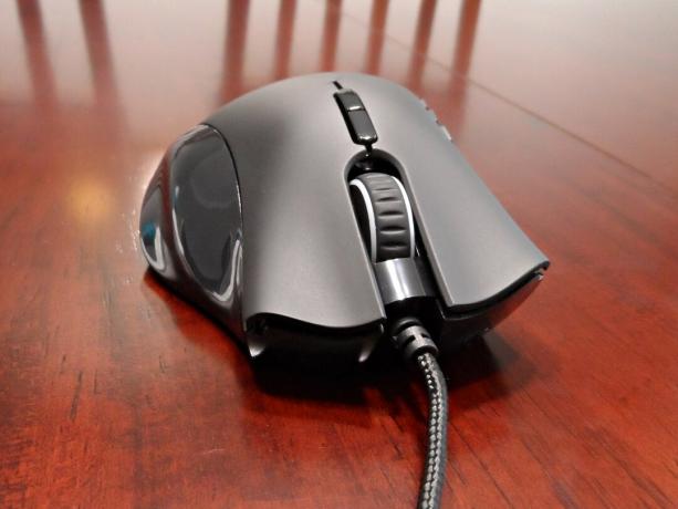 razer naga logitech g600 peles apskats