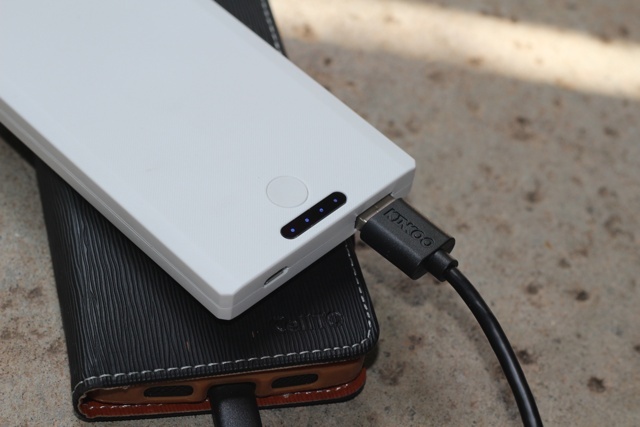 Kinkoo Infinite One Portable Battery Bank Review un Giveaway kinkoo infinite one review 3