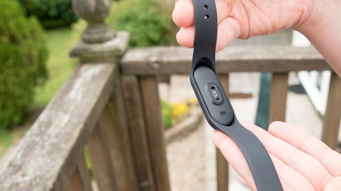 Mi Band 3: nepērciet Fitbit, kamēr neesat redzējis šo mi band 3 sirdsdarbības sensoru 670x377