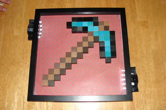 minecraft-diy-pickaxe-lamp