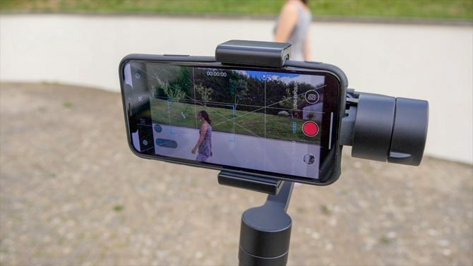 Yi Smartphone Gimbal: zīdaini gludi materiāli, taču objekta izsekošana varētu būt labāka yi gimbal lietotnē 670x377