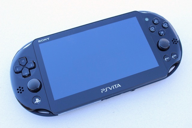 PlayStation Vita Slim apskats un Giveaway PlayStation Vita slim pārskats 3