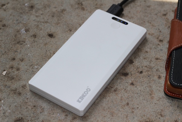 Kinkoo Infinite One Portable Battery Bank Review un Giveaway kinkoo infinite one review 1