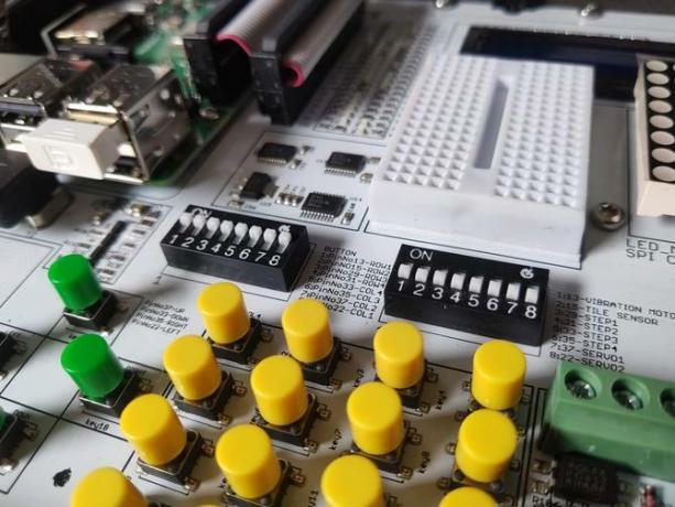 Pārslēdziet bankas, lai pagarinātu GPIO piespraudes