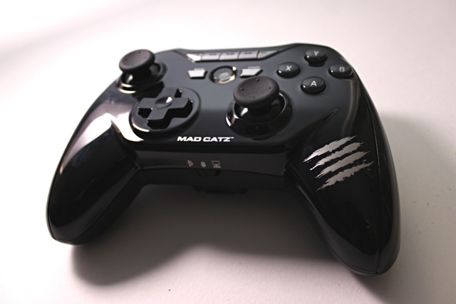 mad catz mojo pults pārskats