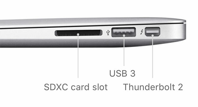 MacBook porti - MacBook Air labajā pusē