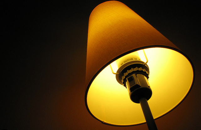 dzeltenā lampa