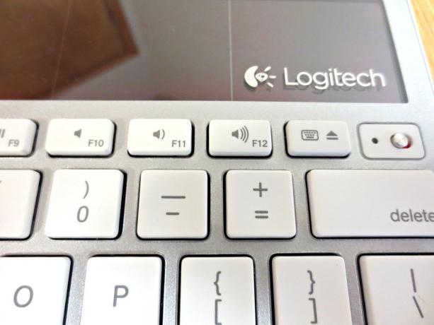 logitech saules tastatūras apskats