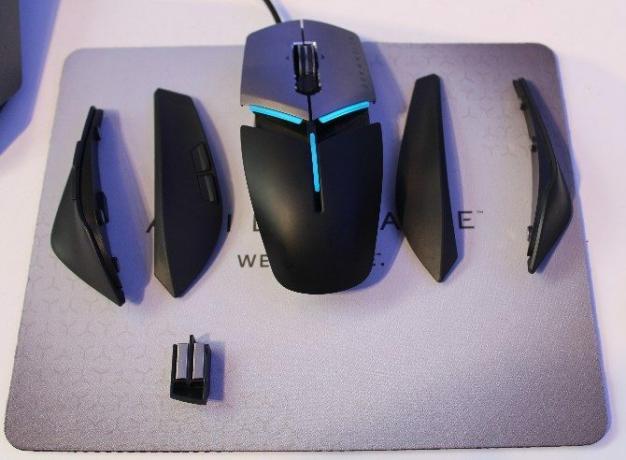 Spēles IFA 2018: kas jauns un kas karsts? Alienware AW959 Elite Gaming Mouse 001 IFA2018 670x492