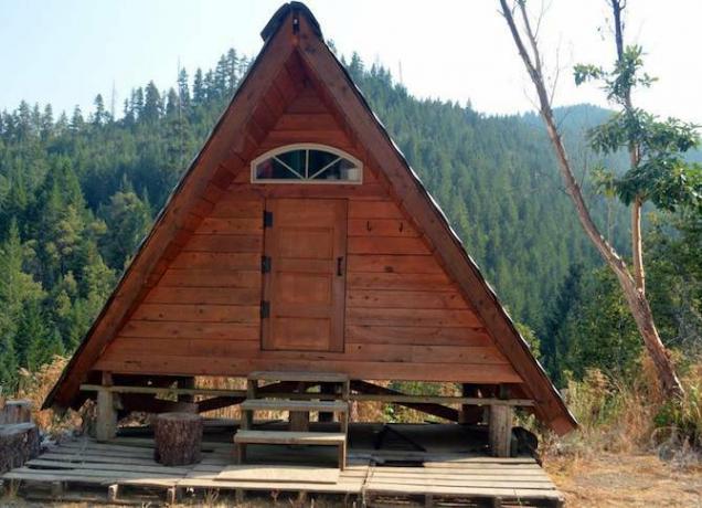 airbnb-a-frame salonā